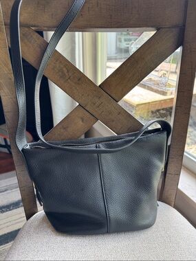 Hobo Pebbled Leather Collette Crossbody Like New